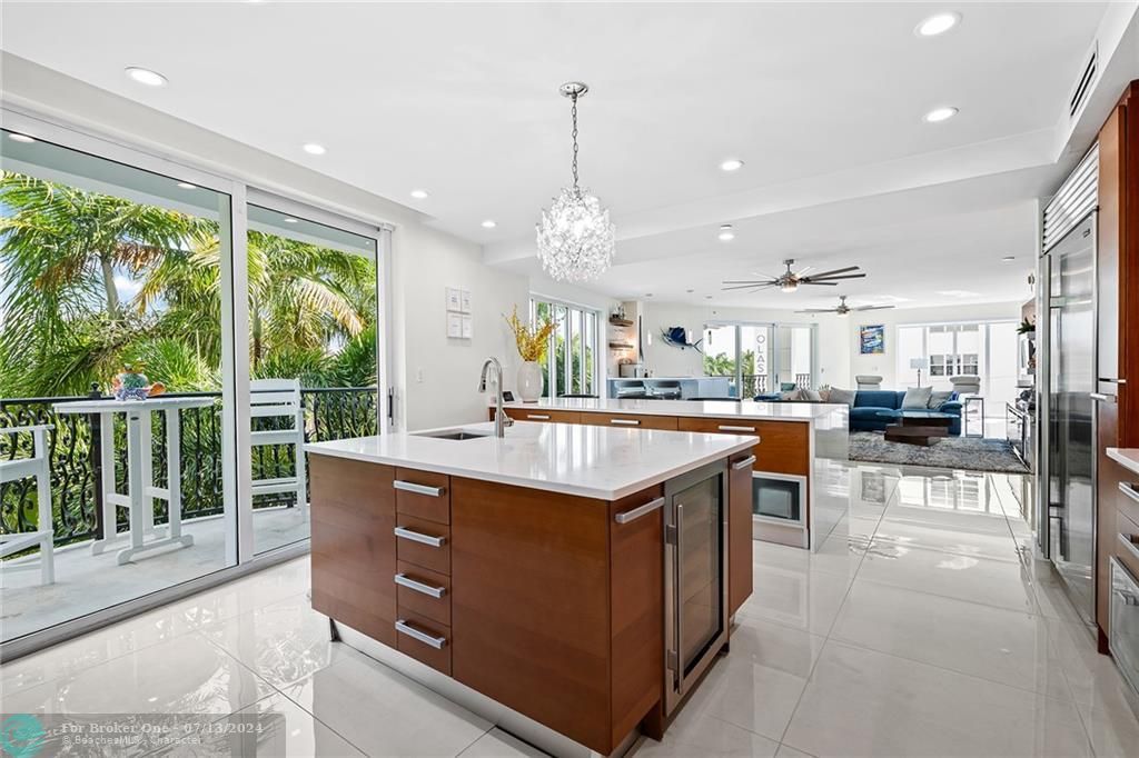 Recently Sold: $2,350,000 (4 beds, 3 baths, 3886 Square Feet)