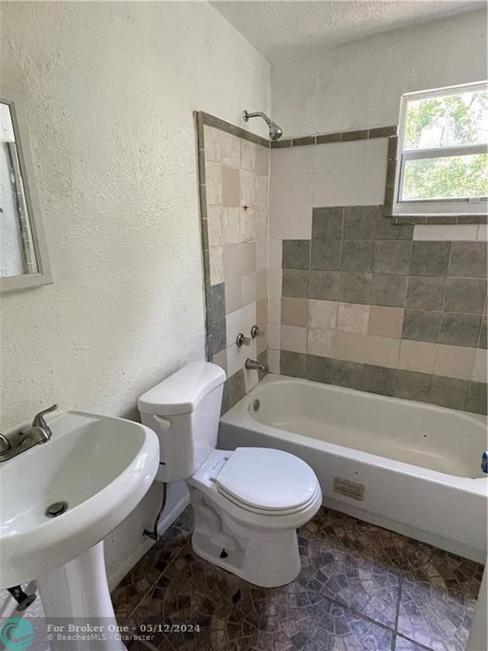 Недавно арендовано: $1,600 (2 спален, 1 ванн, 0 Квадратных фут)