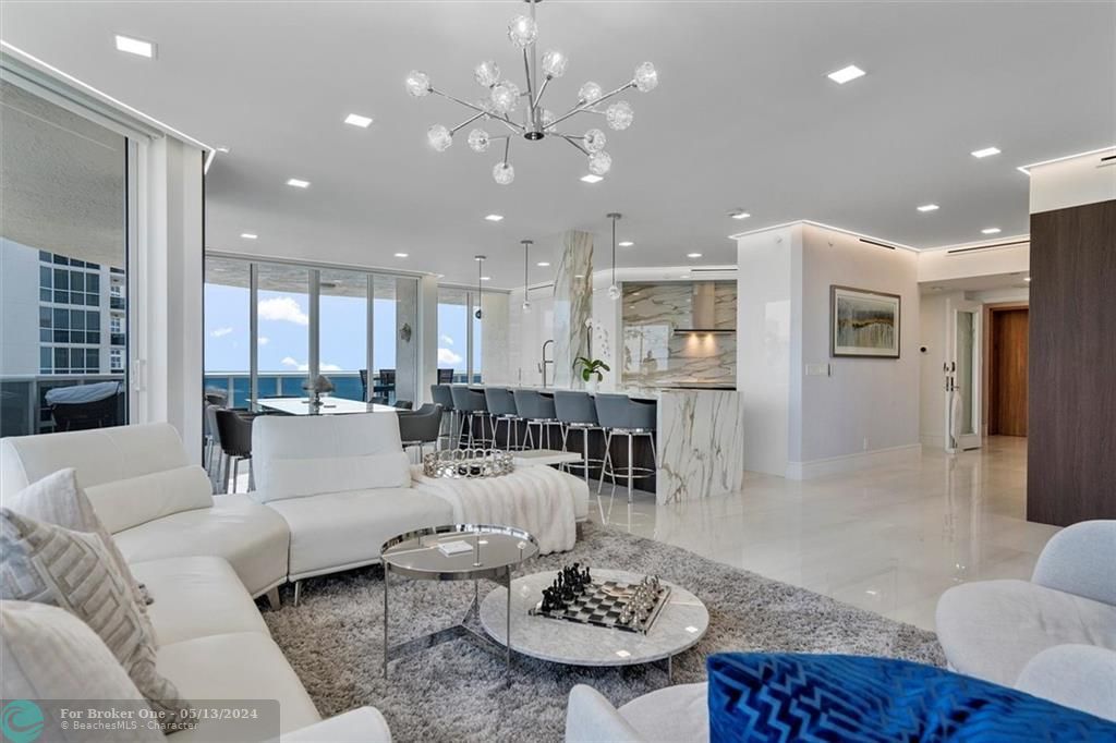 Recently Sold: $3,199,000 (3 beds, 2 baths, 2318 Square Feet)