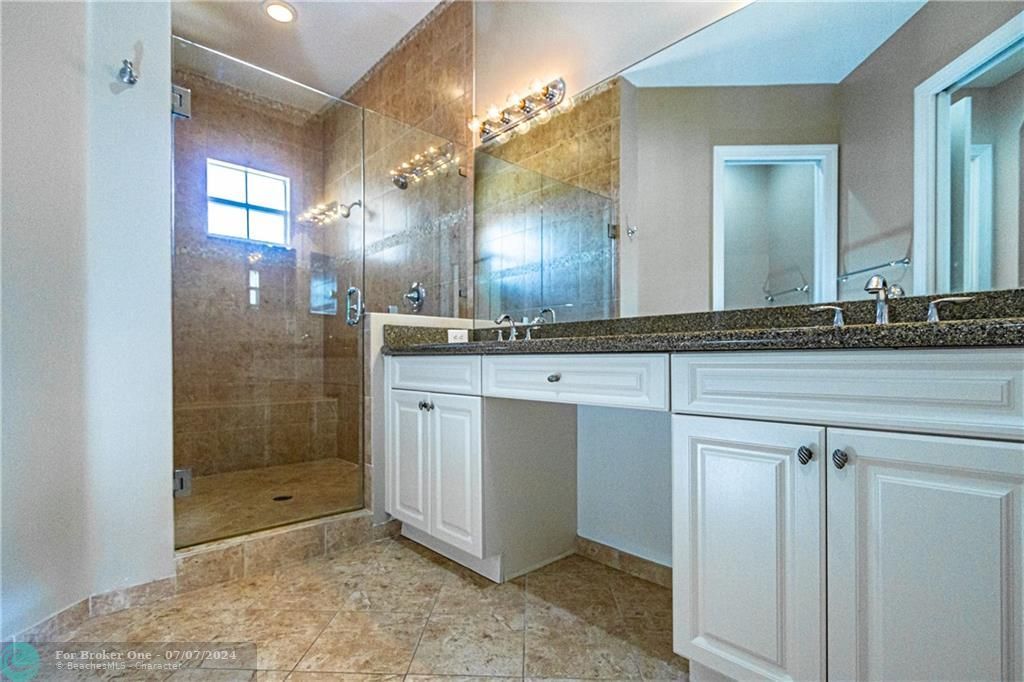最近租的: $3,500 (3 贝兹, 2 浴室, 1524 平方英尺)