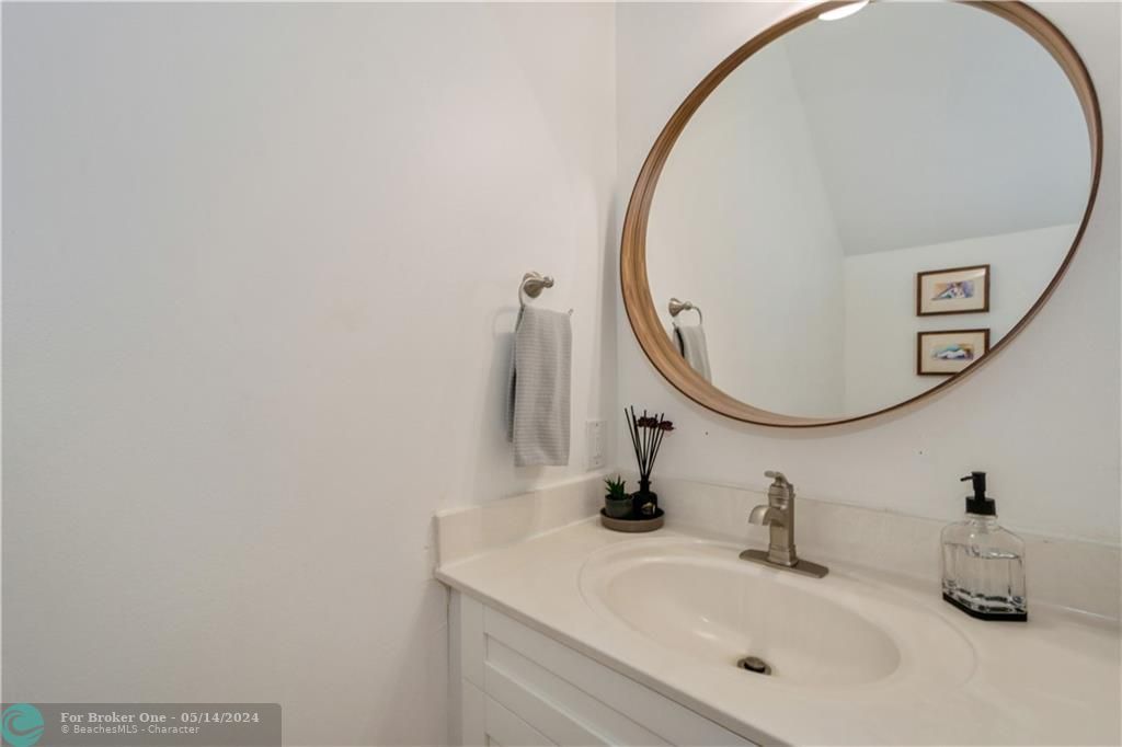 最近售出: $839,700 (4 贝兹, 2 浴室, 0 平方英尺)