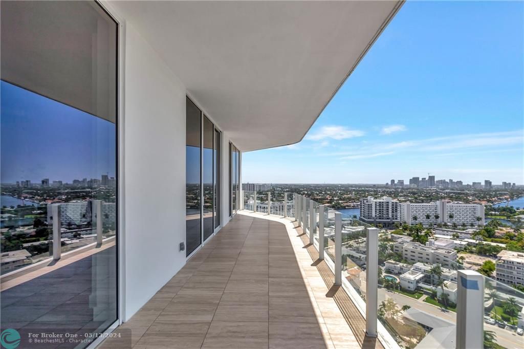 For Sale: $4,500,000 (2 beds, 2 baths, 2242 Square Feet)