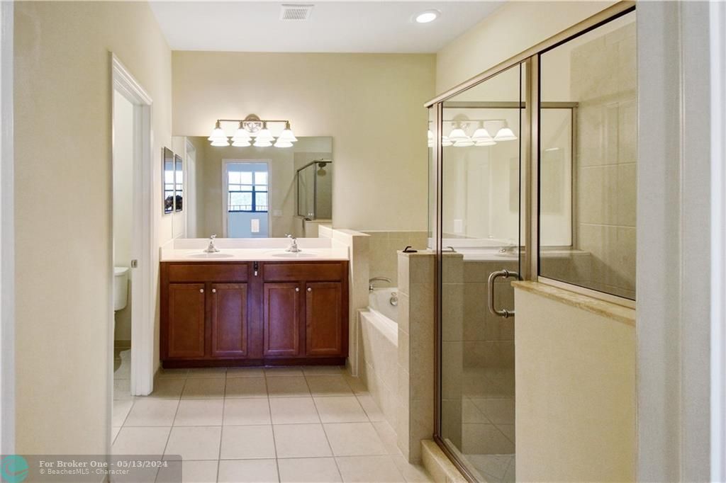 最近租的: $4,200 (4 贝兹, 3 浴室, 2030 平方英尺)