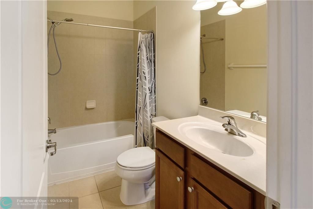 Недавно арендовано: $4,200 (4 спален, 3 ванн, 2030 Квадратных фут)