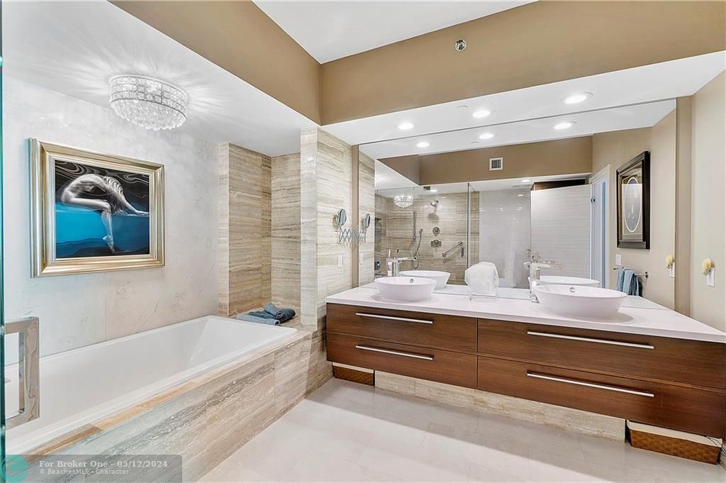 Недавно продано: $2,595,000 (3 спален, 3 ванн, 2378 Квадратных фут)