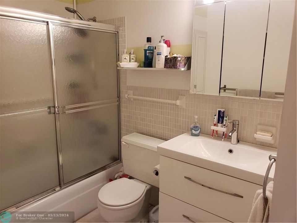 Recently Sold: $169,000 (1 beds, 1 baths, 850 Square Feet)