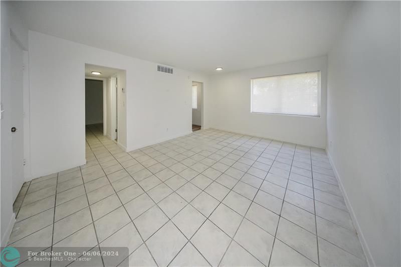 Active With Contract: $1,750 (1 beds, 1 baths, 8632 Square Feet)