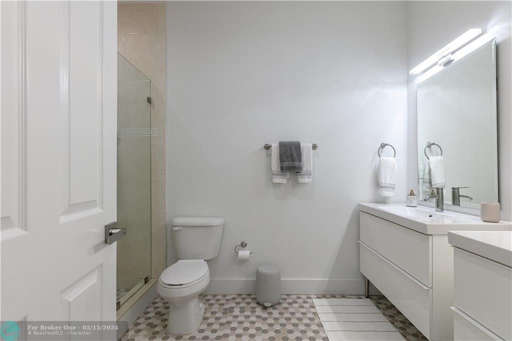 最近售出: $595,000 (3 贝兹, 2 浴室, 1882 平方英尺)