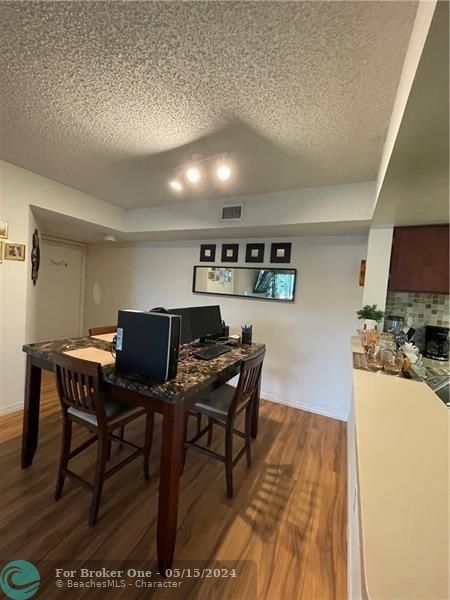 Recently Sold: $250,000 (2 beds, 2 baths, 986 Square Feet)