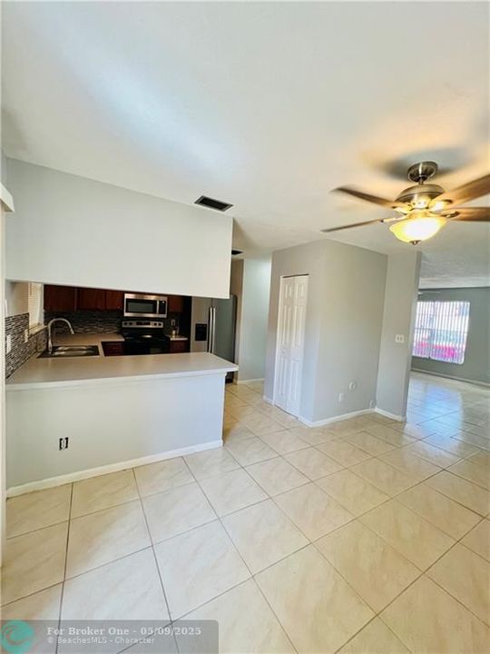 For Sale: $449,900 (3 beds, 2 baths, 1258 Square Feet)