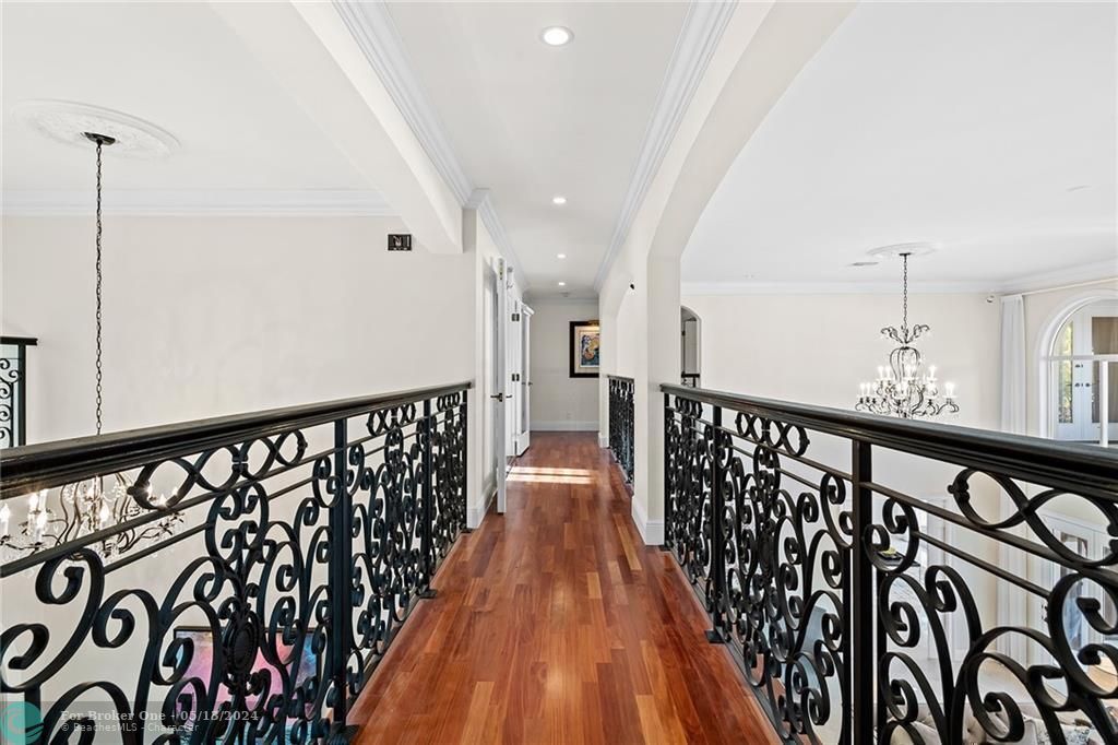 Recently Sold: $4,950,000 (4 beds, 5 baths, 5197 Square Feet)
