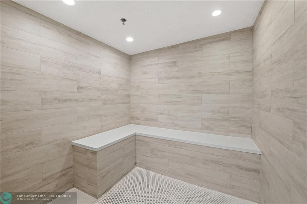 Недавно продано: $4,995,000 (5 спален, 4 ванн, 4247 Квадратных фут)