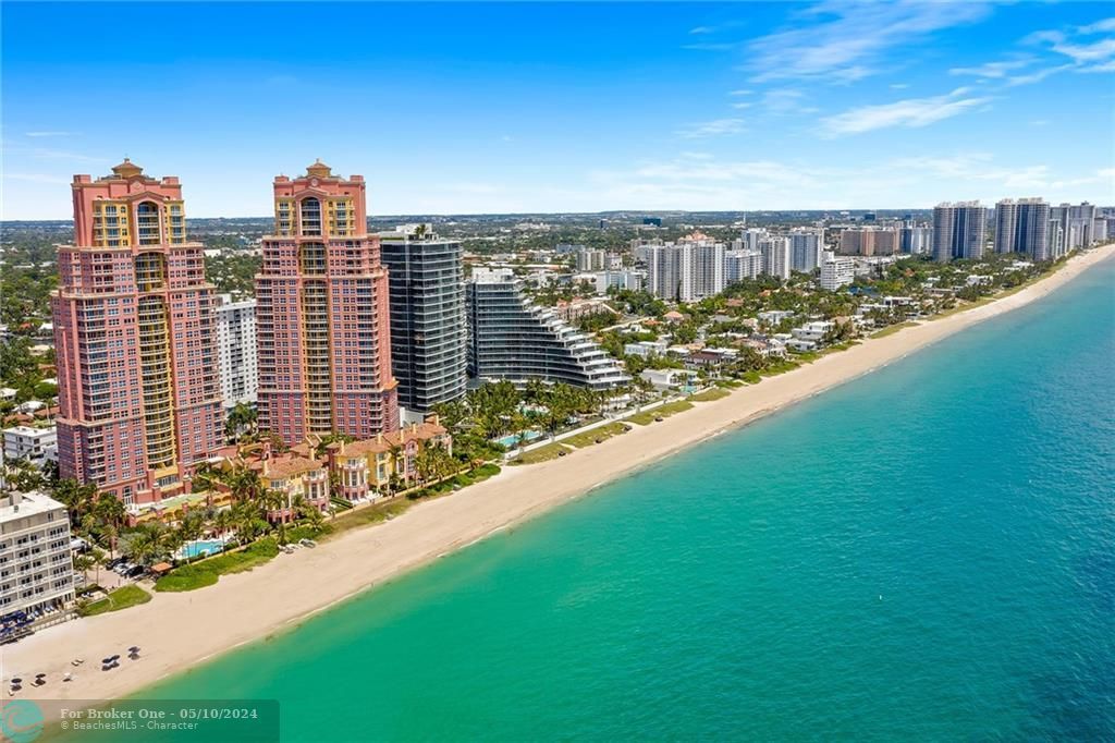 Recently Sold: $4,995,000 (5 beds, 4 baths, 4247 Square Feet)