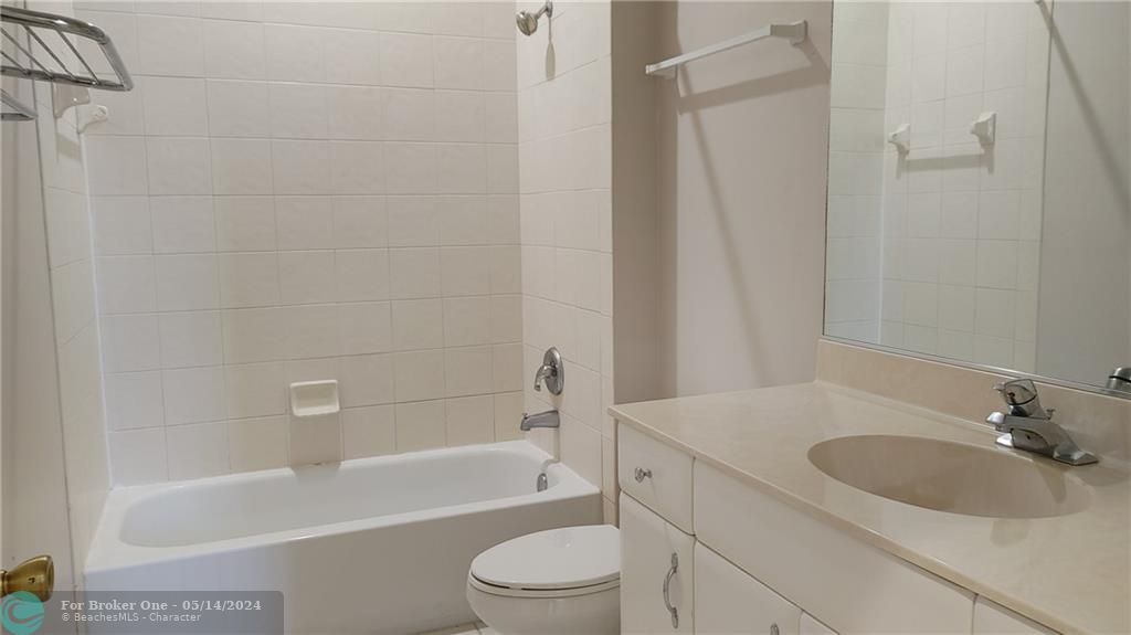 最近租的: $3,900 (3 贝兹, 2 浴室, 2029 平方英尺)