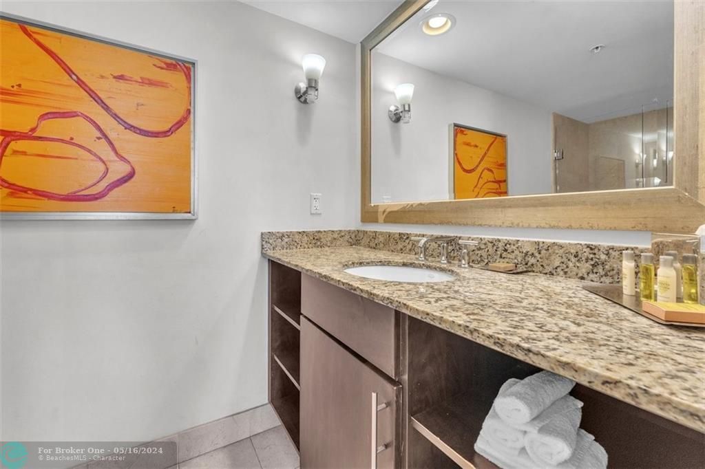 Recently Sold: $156,000 (1 beds, 1 baths, 554 Square Feet)