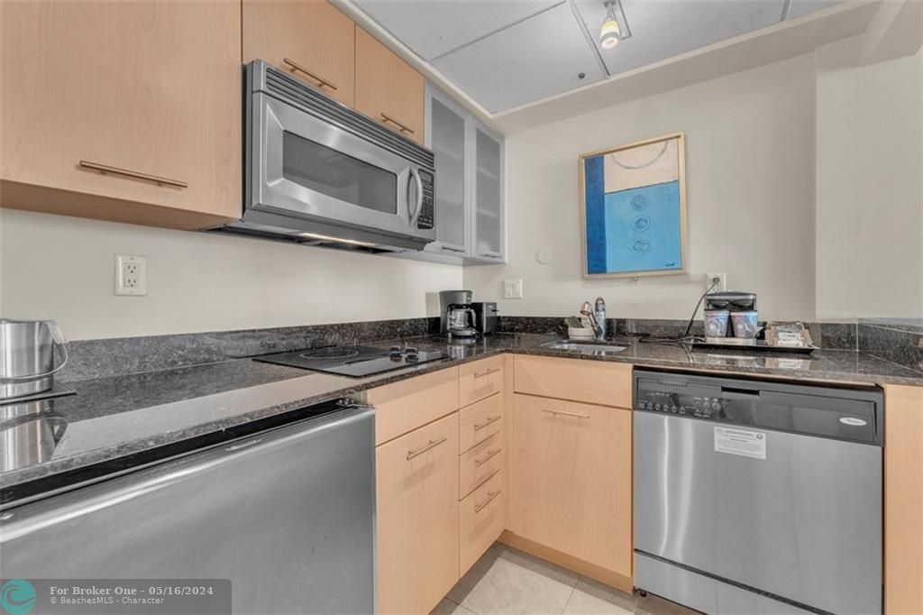 Recently Sold: $156,000 (1 beds, 1 baths, 554 Square Feet)