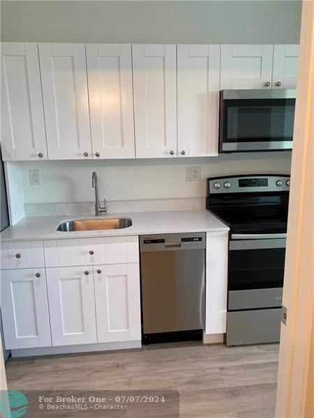 Recently Rented: $1,850 (1 beds, 1 baths, 408 Square Feet)