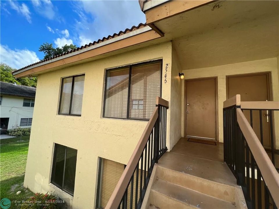 Recently Sold: $239,900 (2 beds, 2 baths, 950 Square Feet)