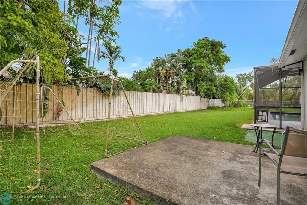 Recently Sold: $640,000 (4 beds, 2 baths, 2350 Square Feet)