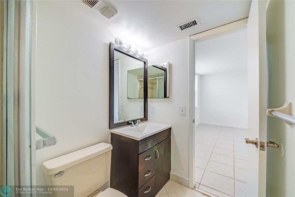 Active With Contract: $189,000 (2 beds, 2 baths, 920 Square Feet)