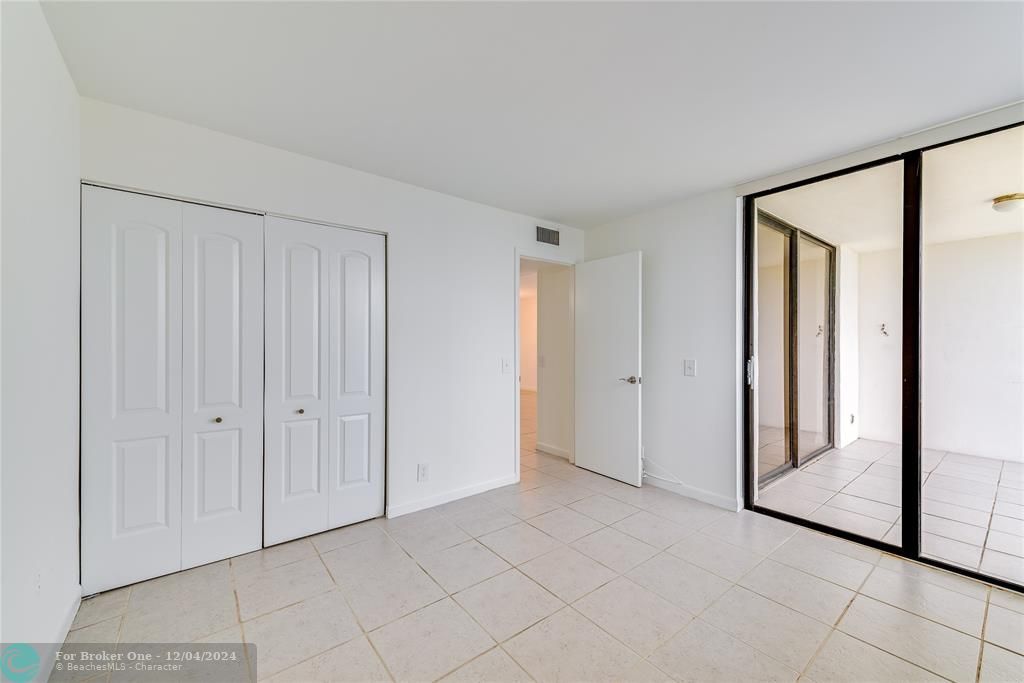 Active With Contract: $189,000 (2 beds, 2 baths, 920 Square Feet)