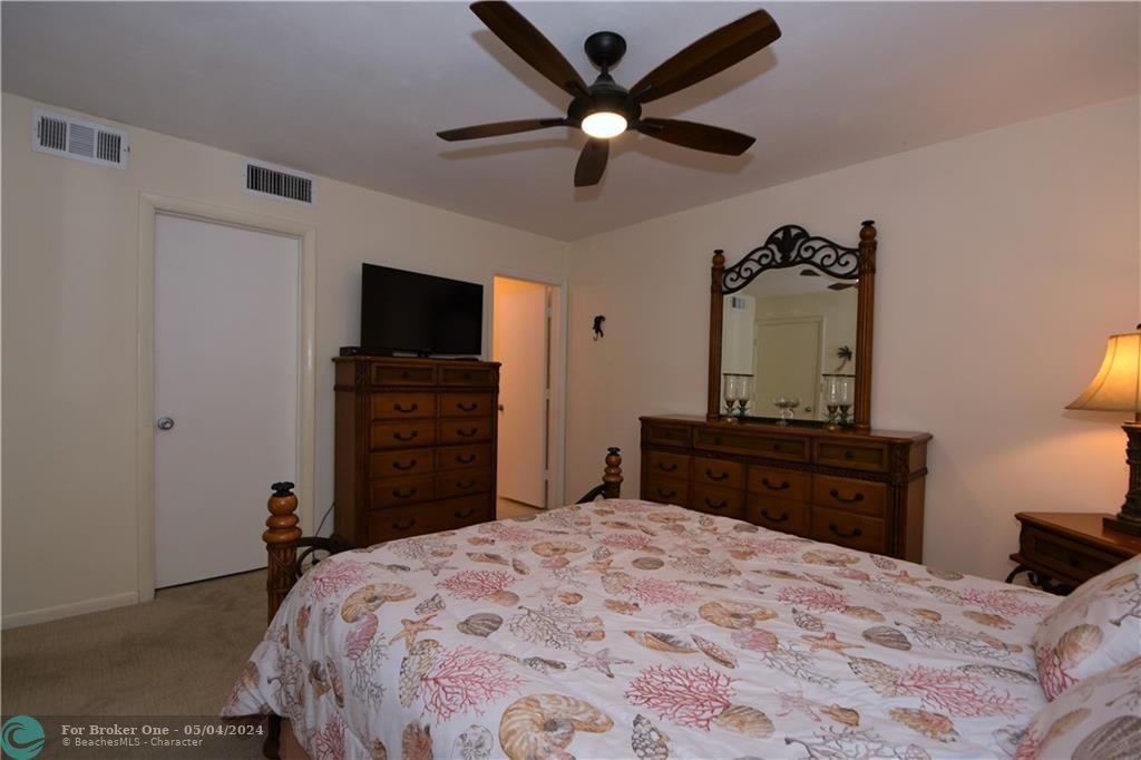 For Sale: $239,900 (1 beds, 1 baths, 600 Square Feet)