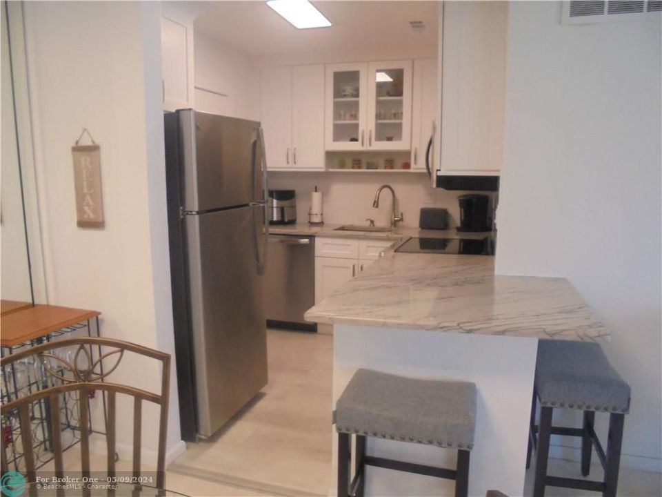 For Sale: $239,900 (1 beds, 1 baths, 600 Square Feet)