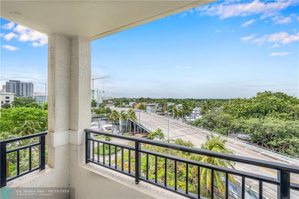 Recently Sold: $550,000 (2 beds, 2 baths, 1000 Square Feet)