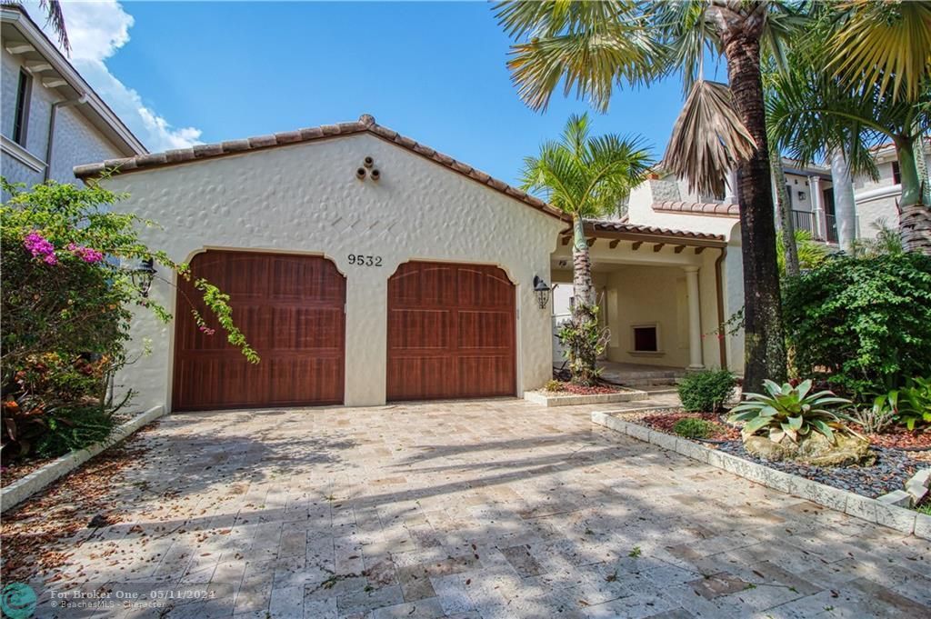 Recently Sold: $974,900 (3 beds, 3 baths, 2414 Square Feet)