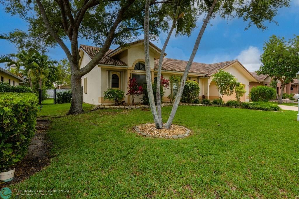 Recently Sold: $678,000 (4 beds, 2 baths, 2284 Square Feet)