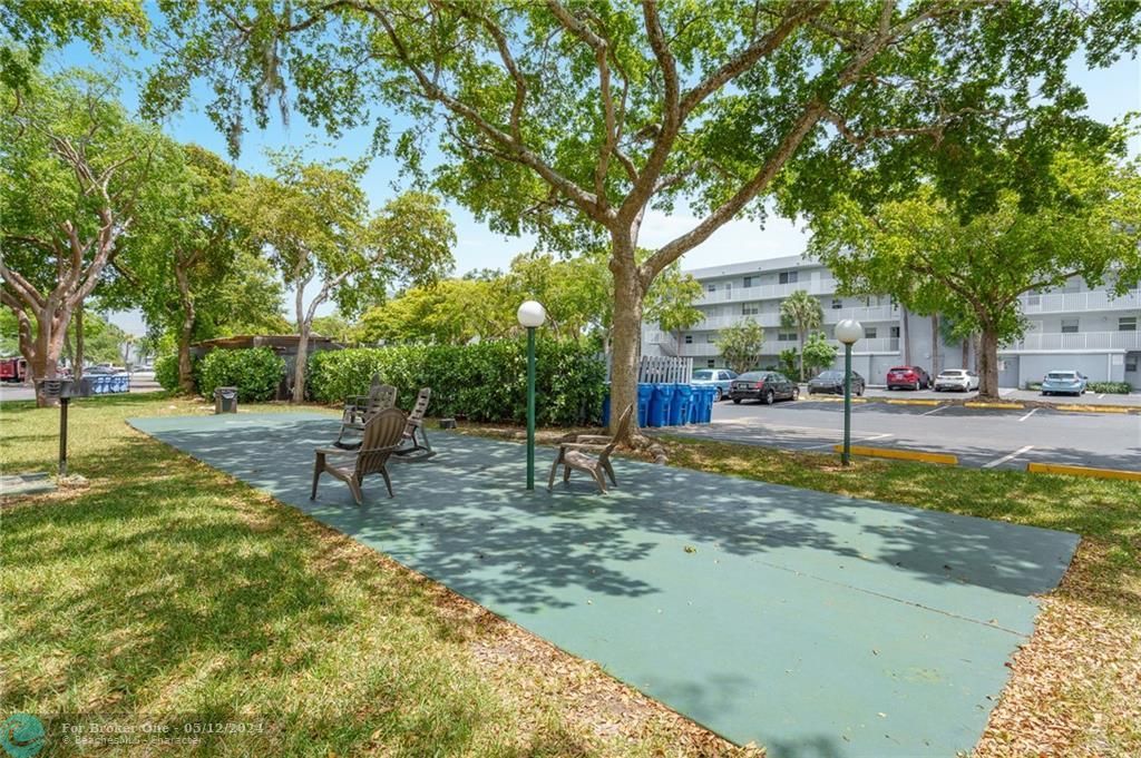 Recently Sold: $245,000 (2 beds, 2 baths, 975 Square Feet)
