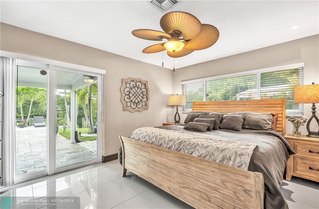Recently Sold: $1,525,000 (4 beds, 2 baths, 1639 Square Feet)