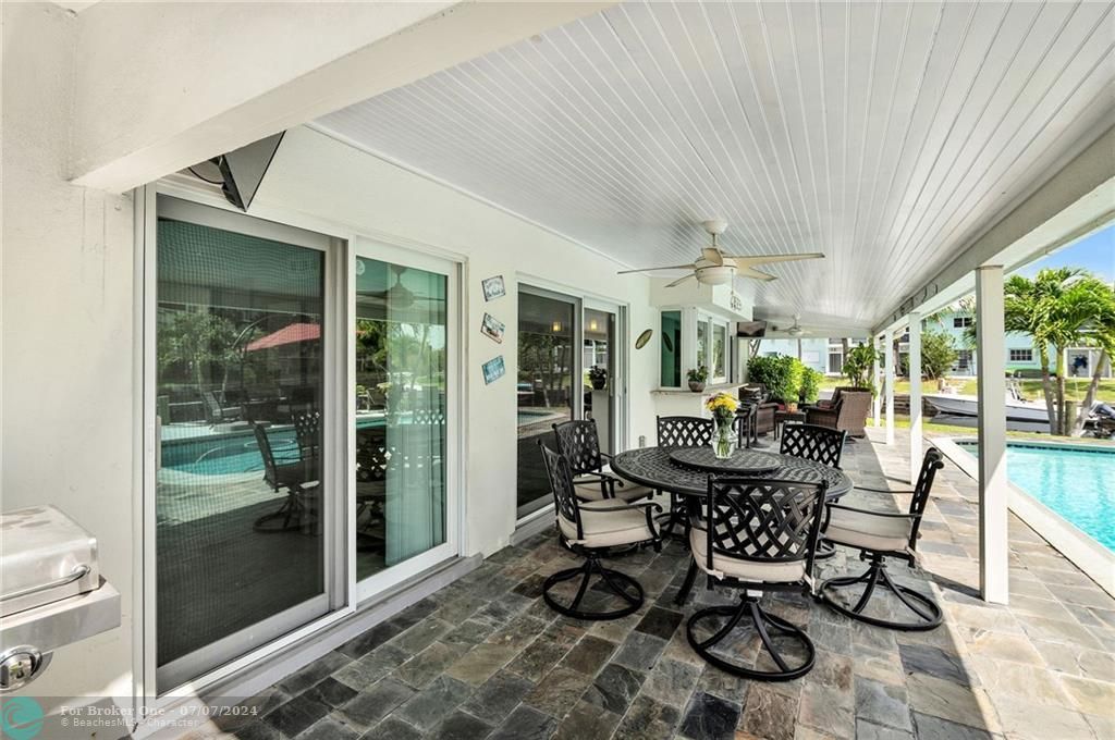 Recently Sold: $1,525,000 (4 beds, 2 baths, 1639 Square Feet)