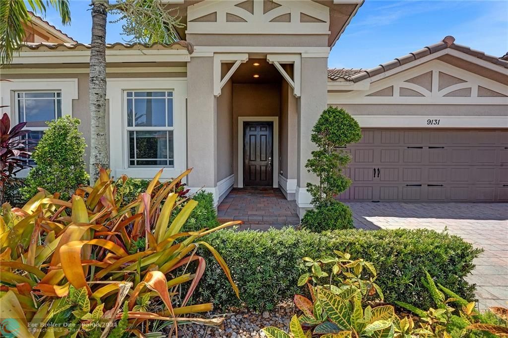Recently Sold: $874,000 (4 beds, 3 baths, 2476 Square Feet)