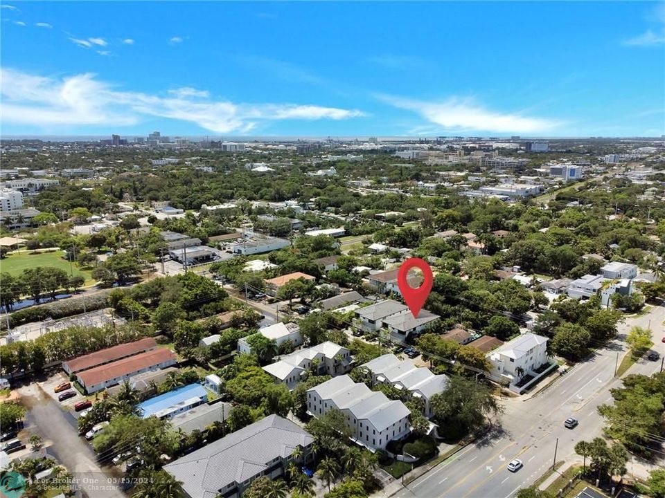 Recently Sold: $960,000 (3 beds, 3 baths, 2475 Square Feet)