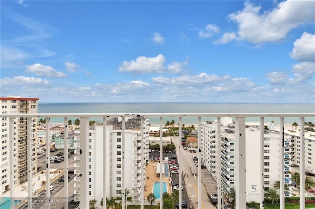 For Sale: $475,900 (2 beds, 2 baths, 1094 Square Feet)