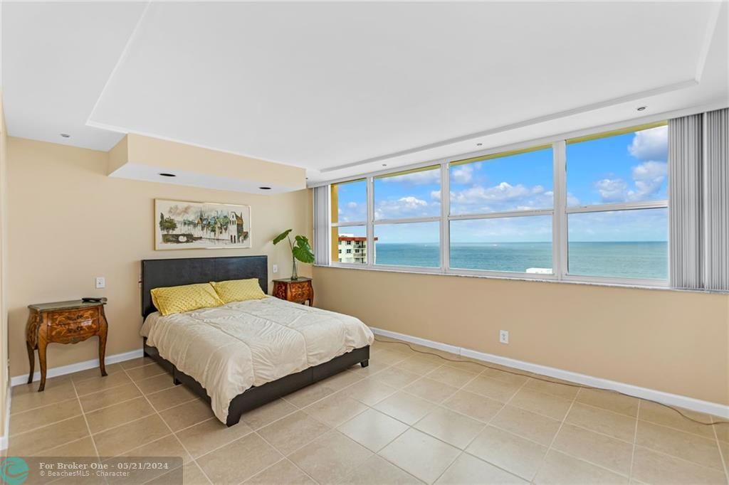 For Sale: $475,900 (2 beds, 2 baths, 1094 Square Feet)