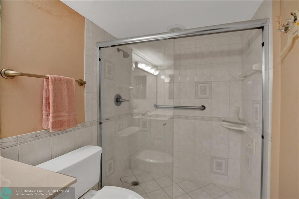 For Sale: $449,000 (2 beds, 2 baths, 1000 Square Feet)