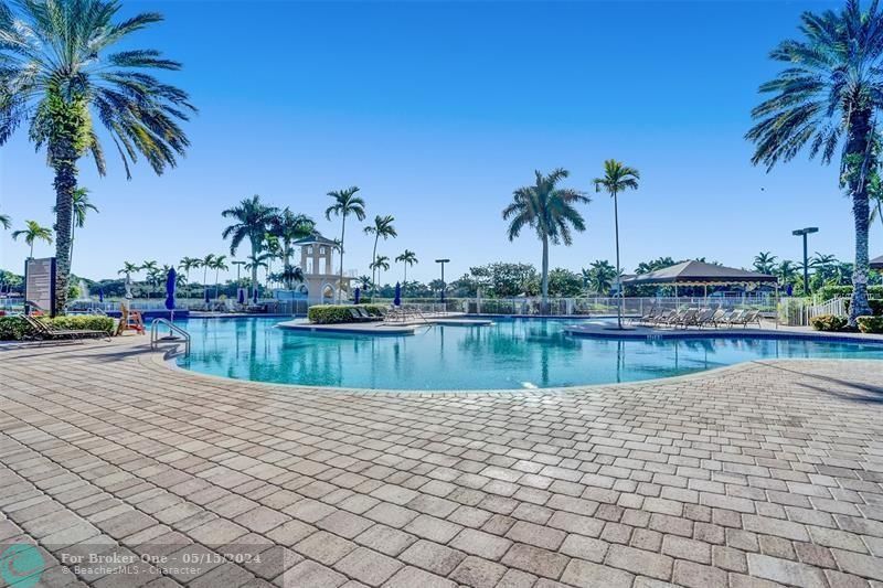 Recently Sold: $630,000 (3 beds, 2 baths, 1981 Square Feet)
