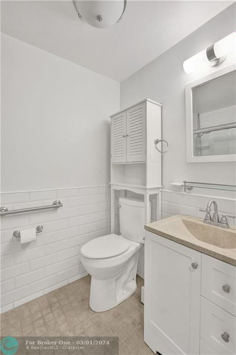 Active With Contract: $279,900 (2 beds, 2 baths, 1388 Square Feet)