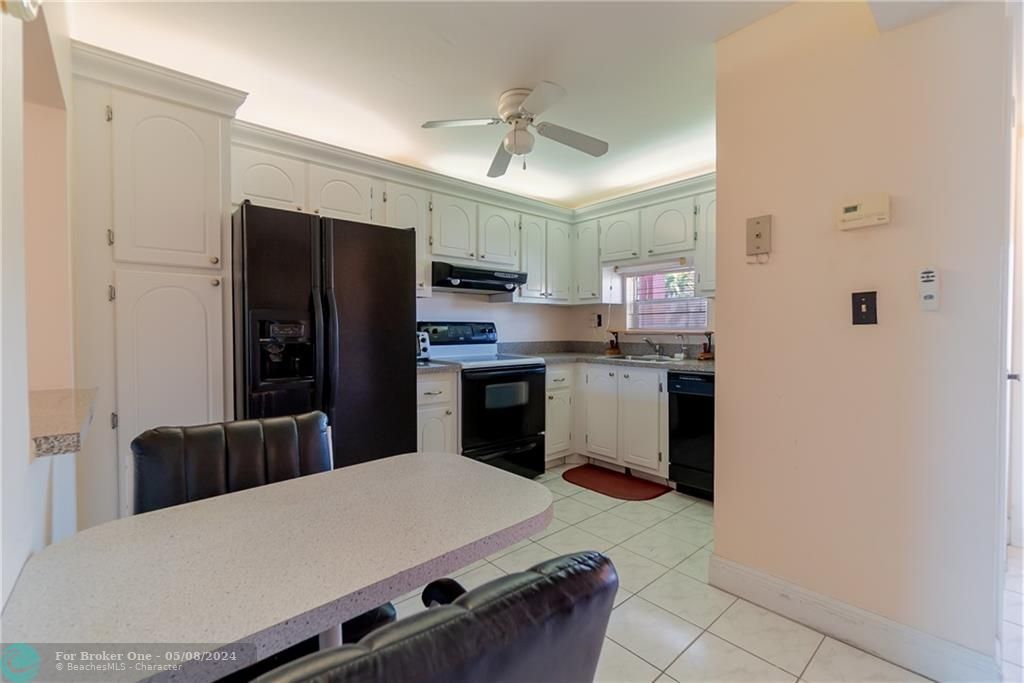 For Rent: $2,000 (2 beds, 2 baths, 1170 Square Feet)