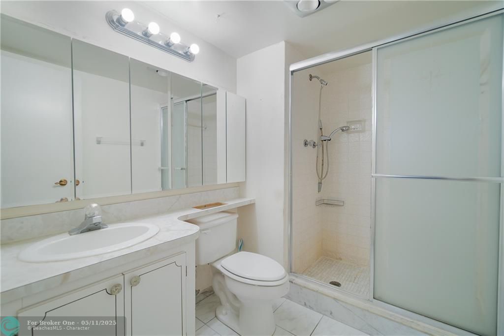 For Rent: $2,000 (2 beds, 2 baths, 1170 Square Feet)