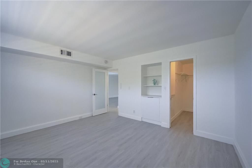 For Sale: $365,000 (2 beds, 2 baths, 1180 Square Feet)