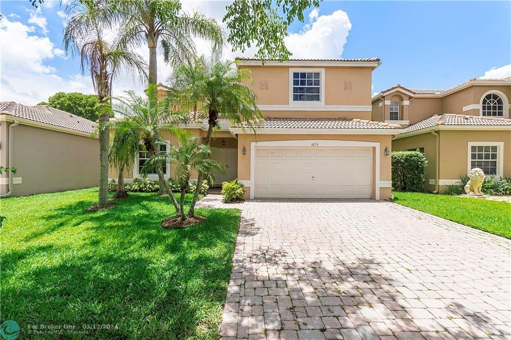 Recently Sold: $675,000 (4 beds, 3 baths, 2580 Square Feet)