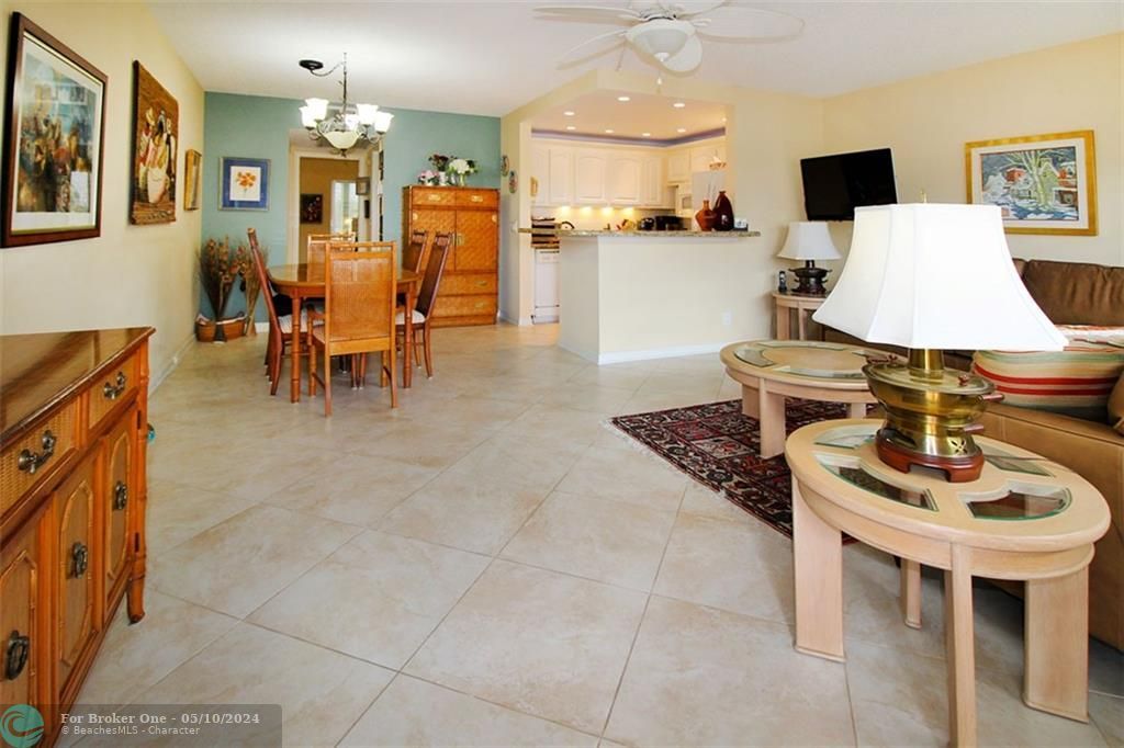 Recently Sold: $167,900 (1 beds, 1 baths, 719 Square Feet)