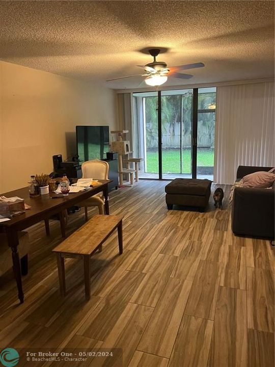 For Rent: $2,199 (2 beds, 2 baths, 1100 Square Feet)