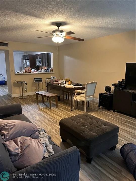 Recently Rented: $2,199 (2 beds, 2 baths, 1100 Square Feet)