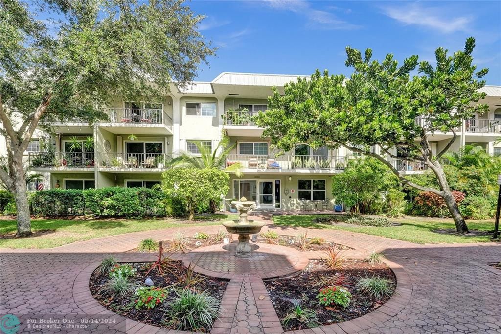 Recently Sold: $344,900 (2 beds, 2 baths, 1000 Square Feet)