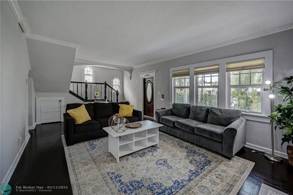 For Rent: $899,999 (0 beds, 0 baths, 2111 Square Feet)
