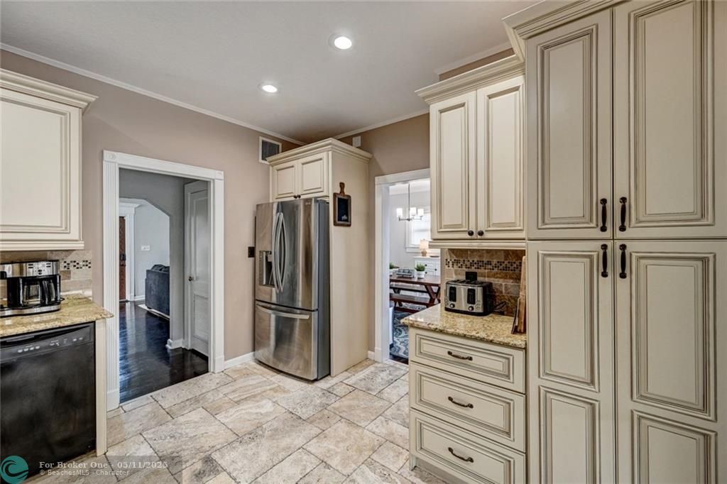 For Rent: $899,999 (0 beds, 0 baths, 2111 Square Feet)